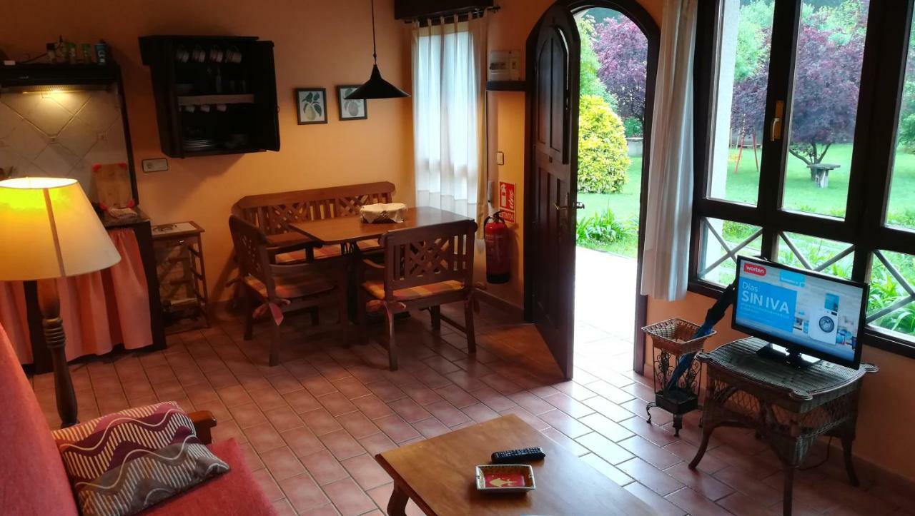 Apartamentos El Cueto Oviñana エクステリア 写真